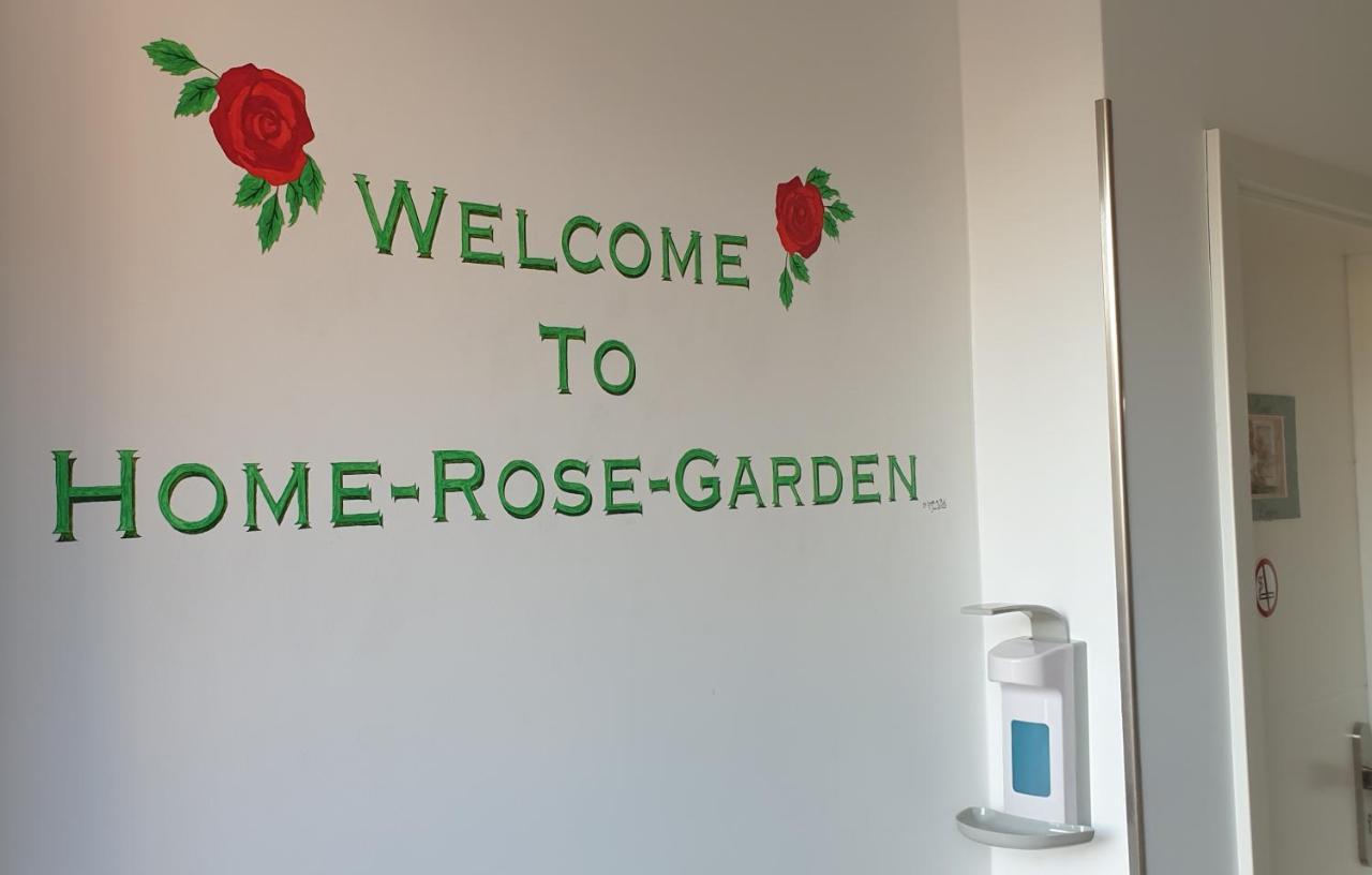 Home-Rose-Garden-Gaestehaus Kontaktloser Zugang Dusseldorf Exterior photo